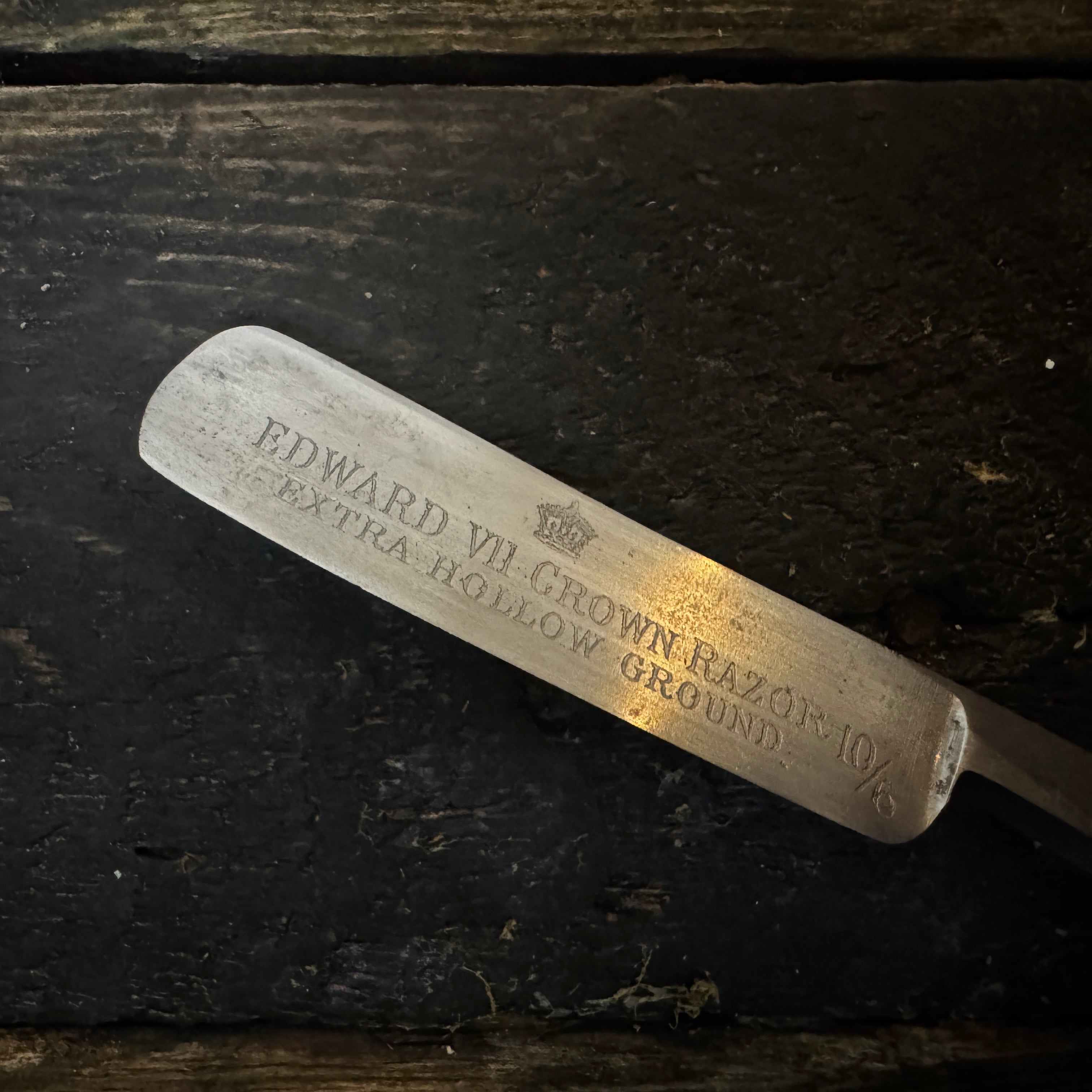 Beautiful Edward VII Straight Barber’s Razor With Bone Handle