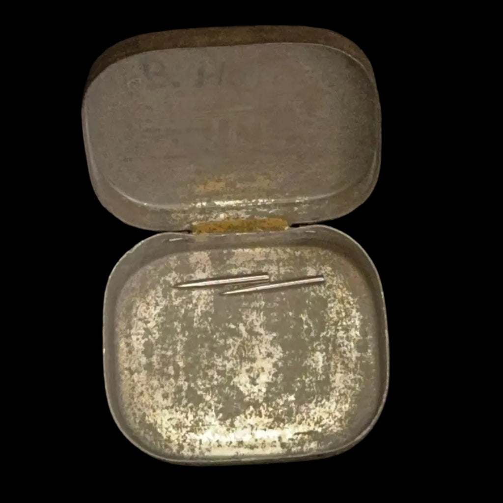 Iconic, collectible early 20th century 'His Master's Voice' tin of gramophone needles (loud tone)