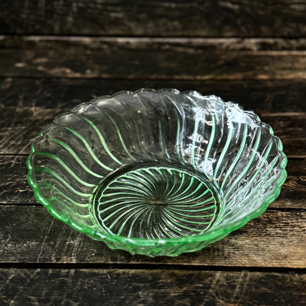 Set of uranium glass bowls, by Bagley, 1930s