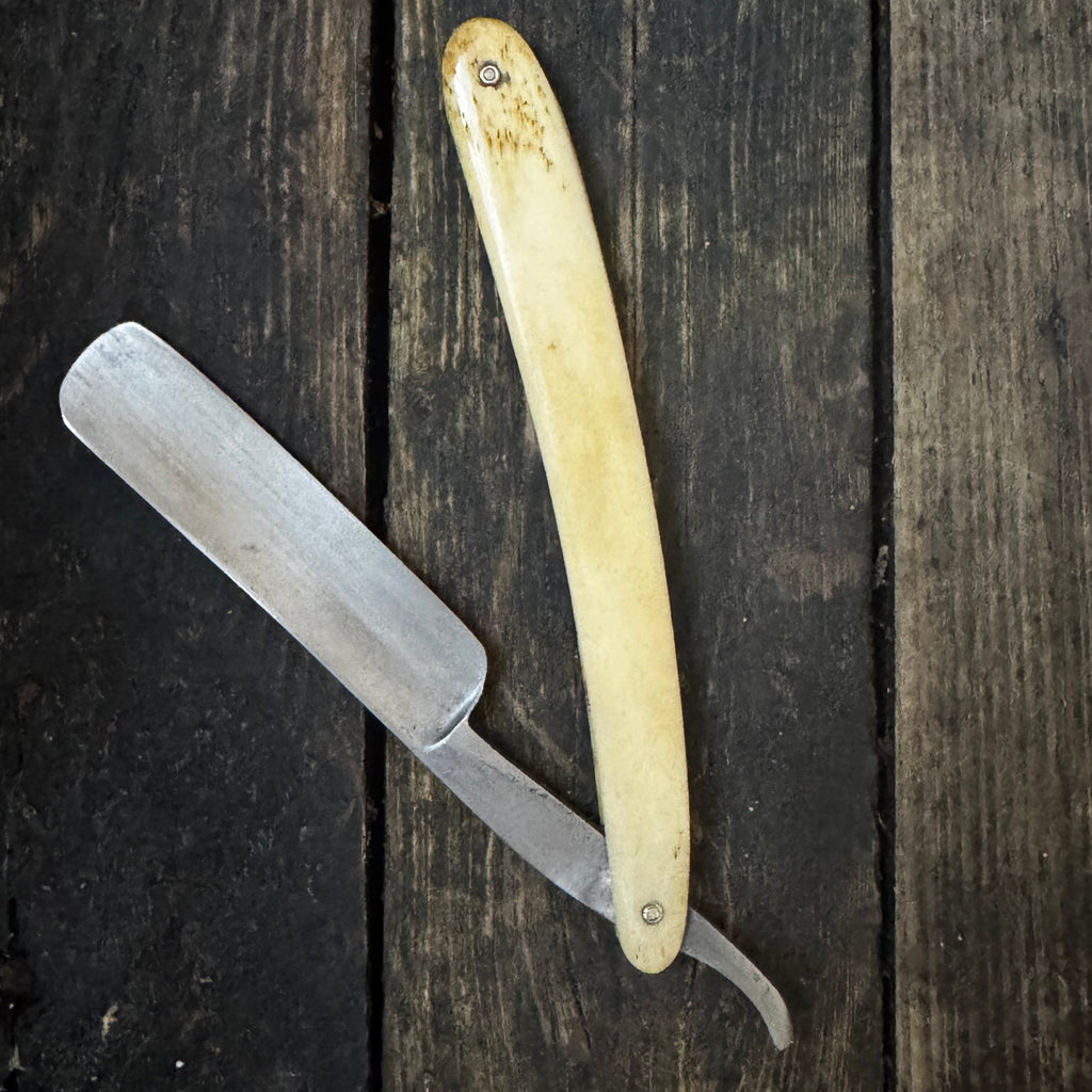 Beautiful Edward VII Straight Barber’s Razor With Bone Handle