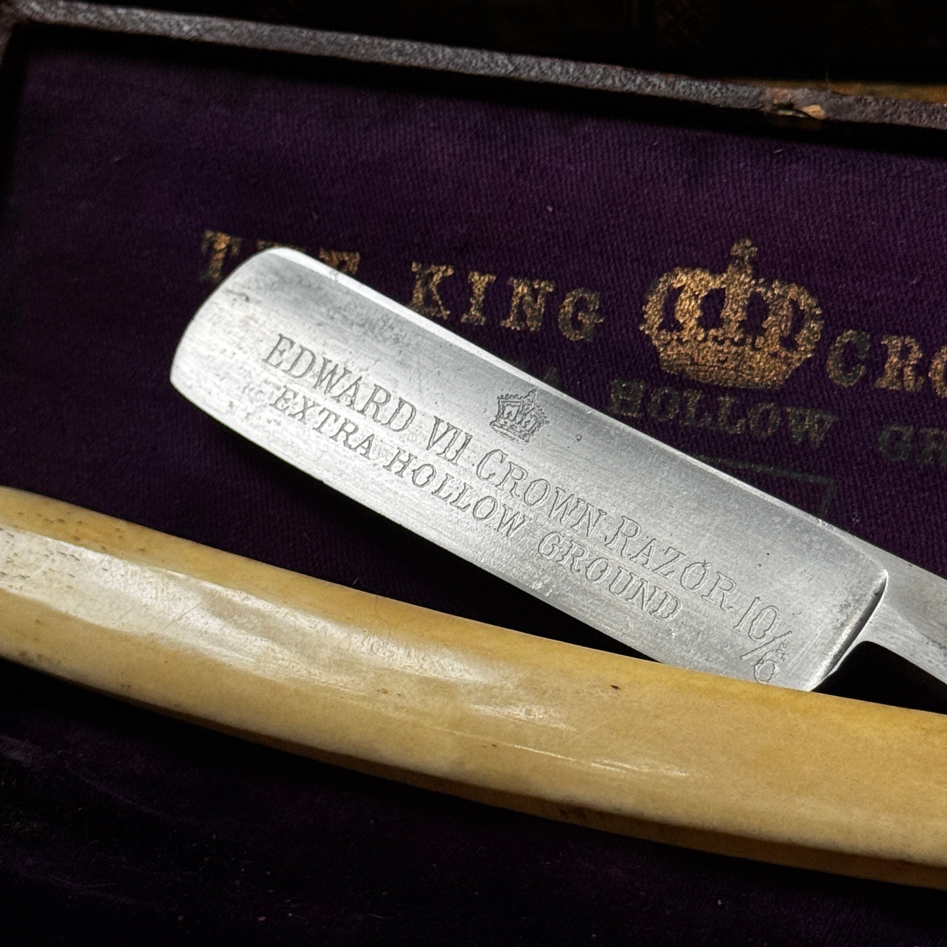 Beautiful Edward VII Straight Barber’s Razor With Bone Handle