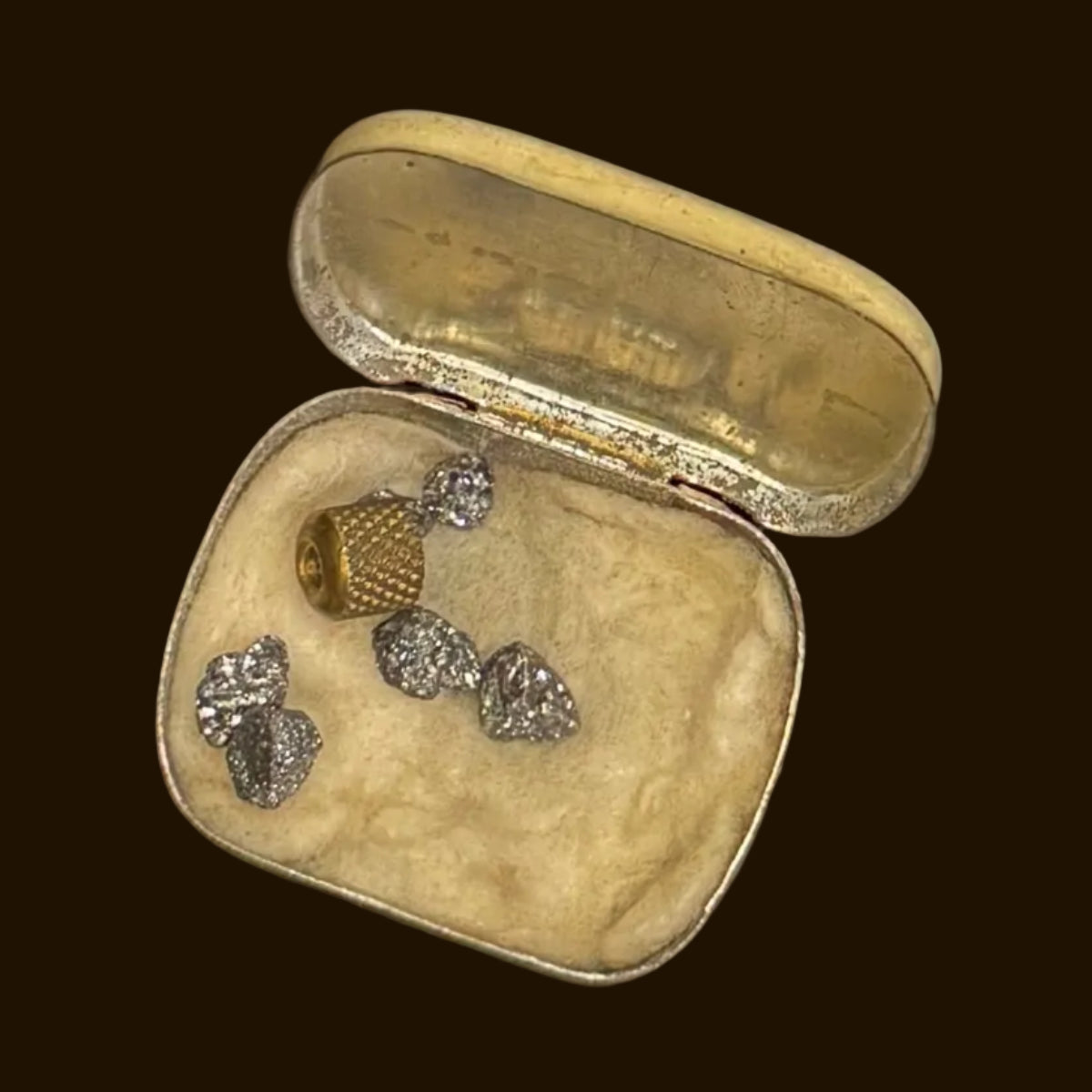 Original 1920s kit for radio receptors in beautifully preserved collectible tin