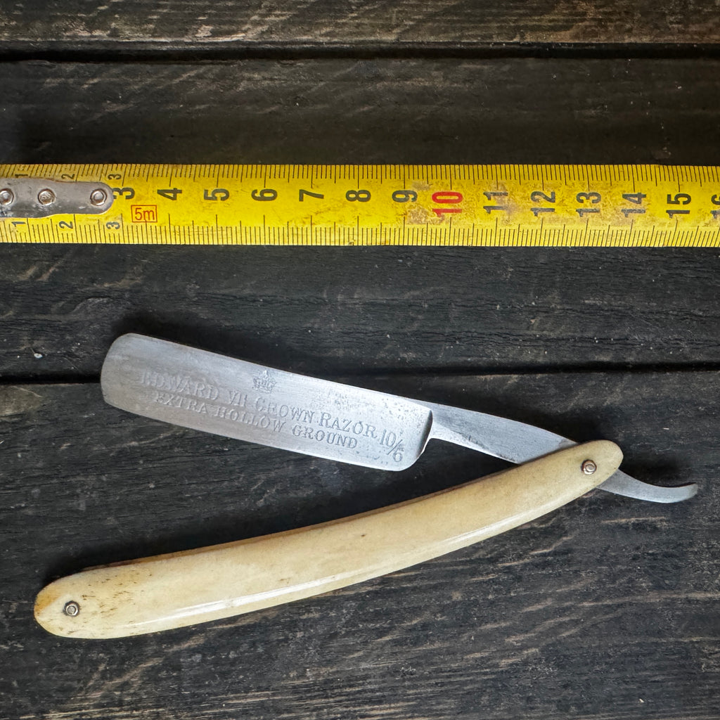 Beautiful Edward VII Straight Barber’s Razor With Bone Handle