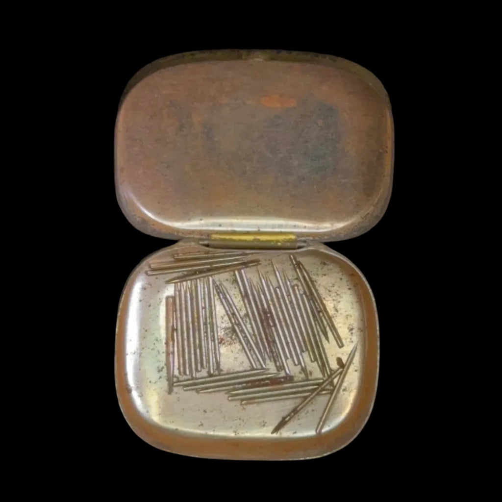 Iconic, collectible early 20th century 'His Master's Voice' tin of gramophone needles (soft tone)