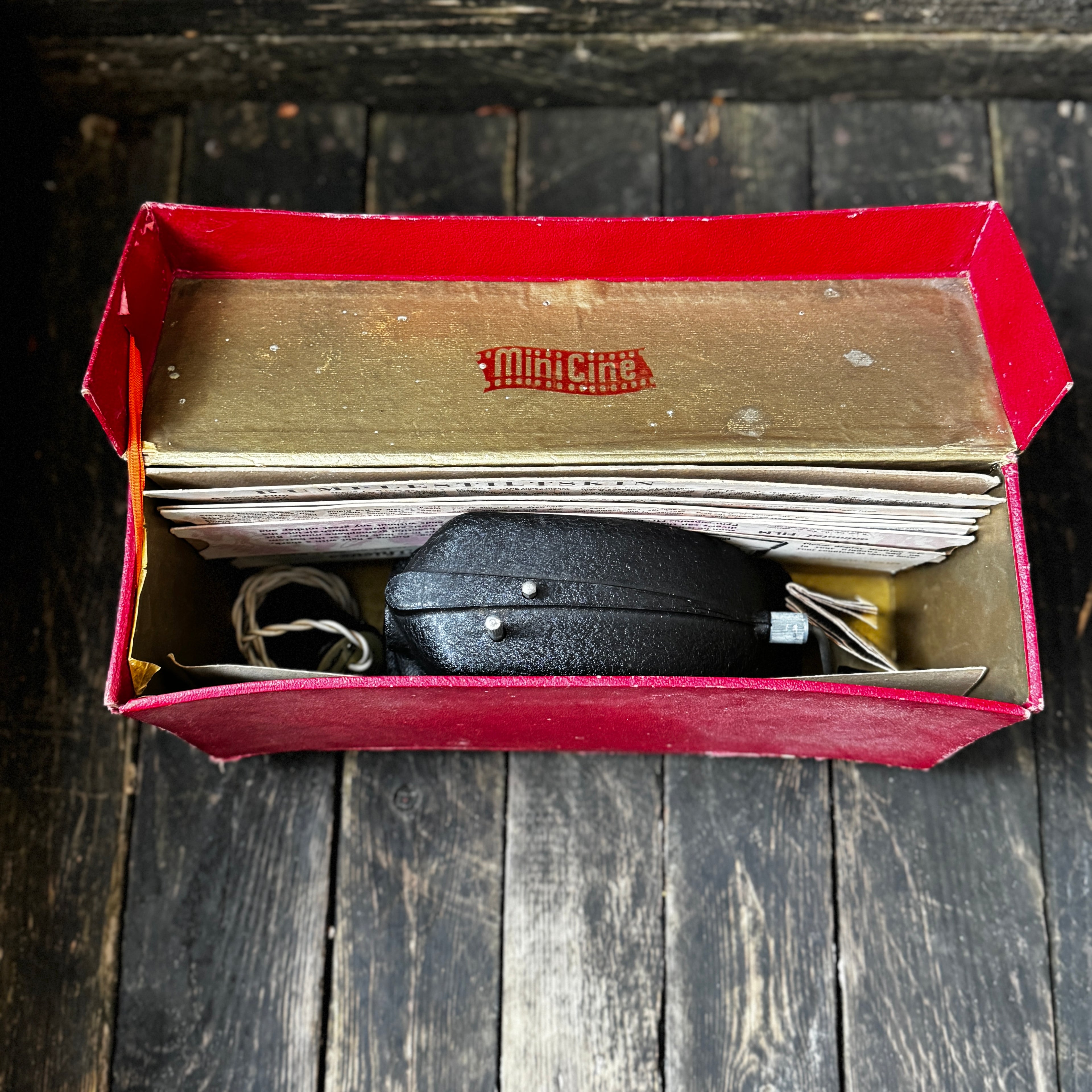 Mini Cine 1950s Shop Display Model (Fully Working) With Display Case, Reels, and Instructions