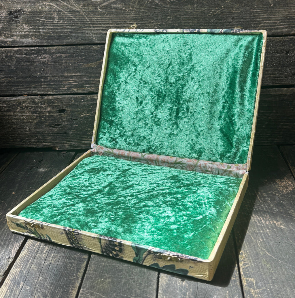 Vintage wooden trinket box with découpage butterflies