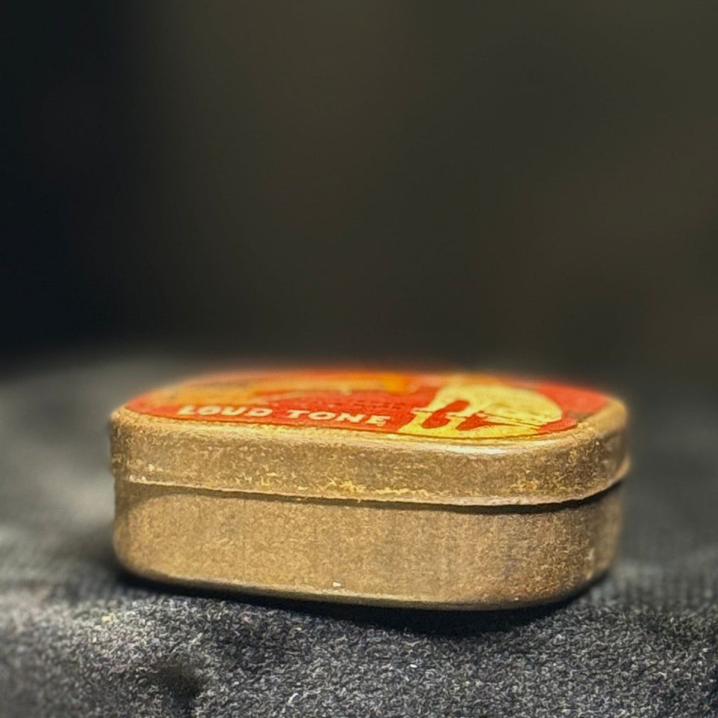 Iconic, collectible early 20th century 'His Master's Voice' tin of gramophone needles (loud tone)