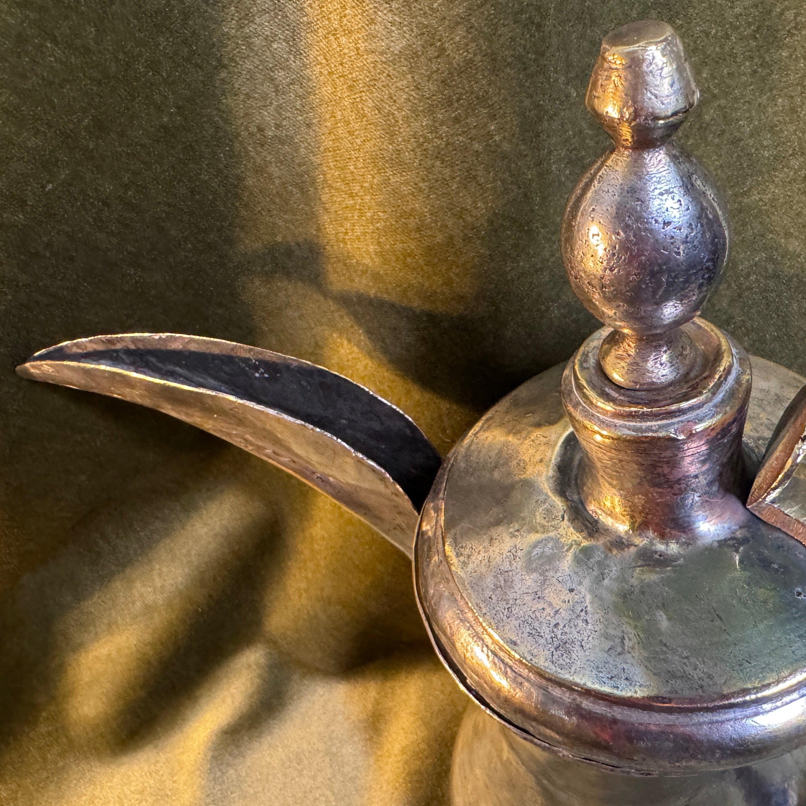 Handmade silver-plated Syrian Bedouin dallah of late 18th century