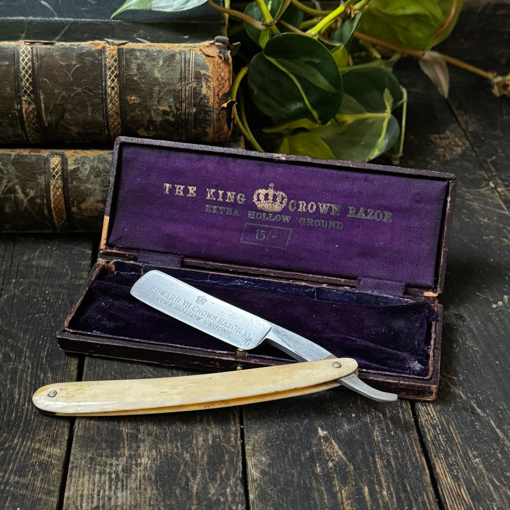 Beautiful Edward VII Straight Barber’s Razor With Bone Handle
