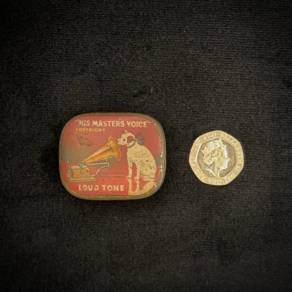 Iconic, collectible early 20th century 'His Master's Voice' tin of gramophone needles (loud tone)