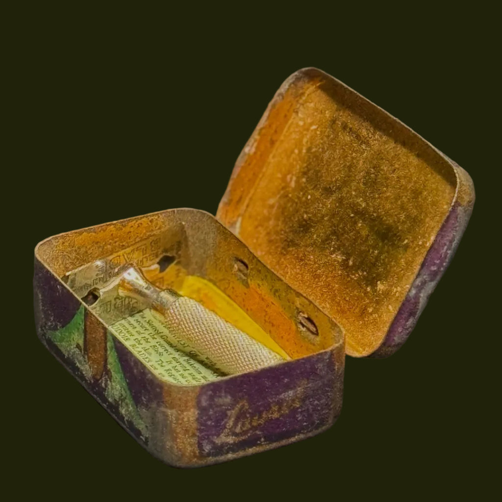 The Laurel Boudoir Ladies Safety Razor, in tin