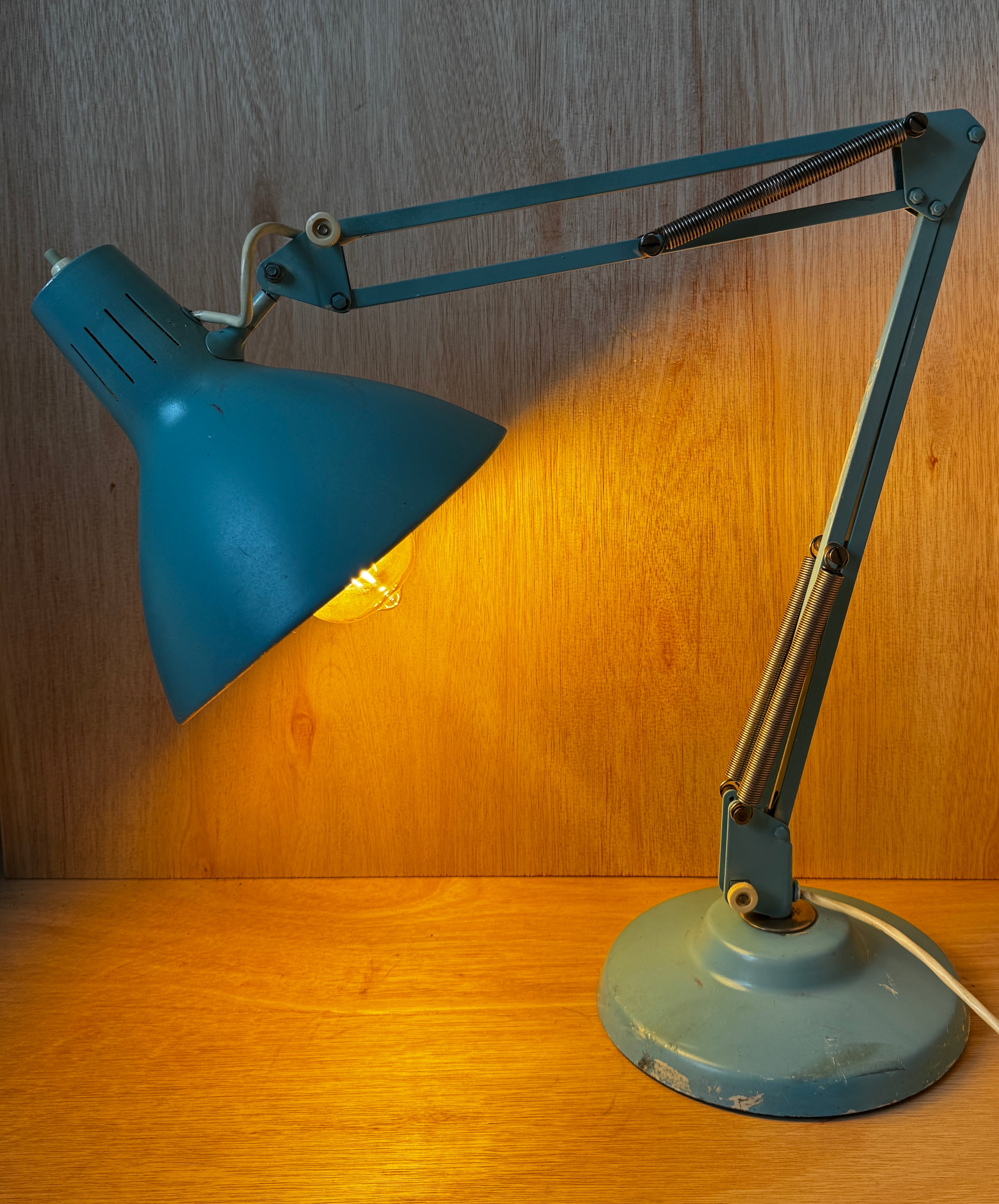 Large 1950s-60s “1001 Lamps” anglepoise desk lamp